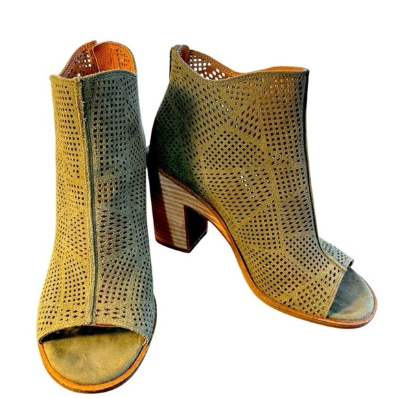 Lucky Brand Olive Green Vacob Suede Open-Toed Women’s Heels 7M - Picture 1 of 10